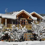 Gezellig Inn - Tree Hill Cottages & Kanyal Villas