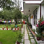 V Resorts Apple Croft Cottage