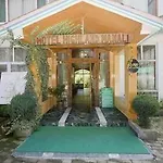 Oyo Premium Apple Garden