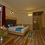 Mountain Green Villa By Hello Hotels
