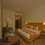 Oyo 8648 Home Stay Kyipo Khang Cottage