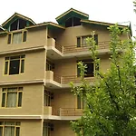 Lotus Inn River View
