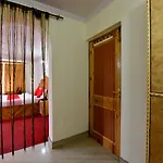 Oyo 13232 Red Rose Cottage