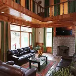 Oyo 13715 Home Exotic River View Naggar Road