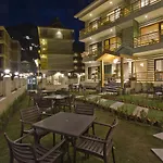 Hotel Avishi Greens