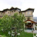 Oyo 15187 Himalayan Paradise