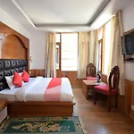 Oyo 10255 Hotel Red Apple