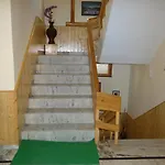 Hotel Mountain Trail Manali