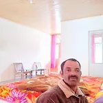 Giriraj Paying Guest House