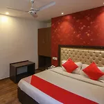 Oyo 17099 Ambika Residency