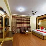 Oyo 12425 Neha Palace