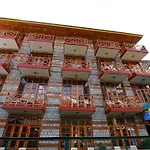 Oyo 13947 Tourist Nest