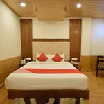 Oyo 11618 Sarthak Regency
