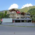 Oyo 9392 Villa Riverine