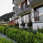 Oyo 12735 The Manali Lodge