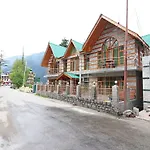 Oyo 13715 Home Classic Villa Naggar Road