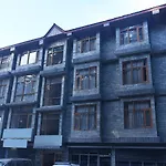 Oyo 19322 Hotel Snow Flake