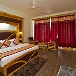 Hotel Manali Green