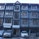 Oyo 19322 Hotel Snow Flake