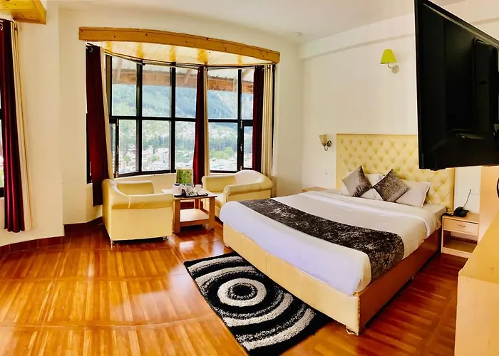 Hotel Hadimba Palace - Near Mall Road