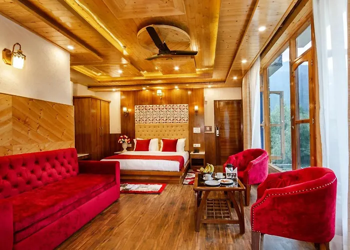 Suryansh Regency Manali Centrally Heated Air Cooled With Private Balconies