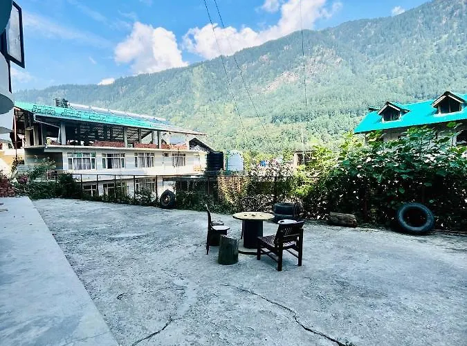 Hotel Hadimba - A Mountain View With Parking , Manali