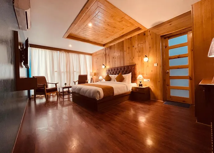 Tata Vista Resort Mall Road Manali - Centrally Heated & Air Cooled