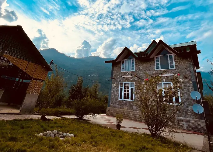 Fluestern -A Boutique Hostel