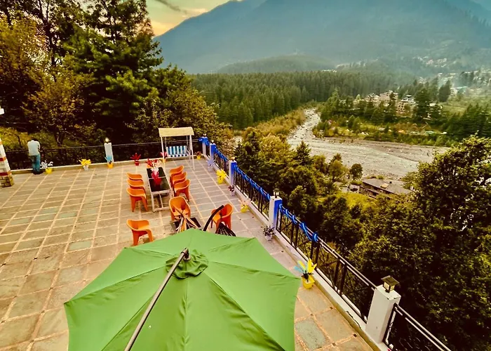 Snow Clad Riverview Hotel & Resort, Manali