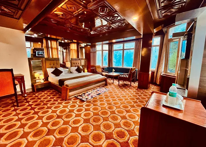 The Town House - Lavish & Luxury Rooms Near Mall Road Manali