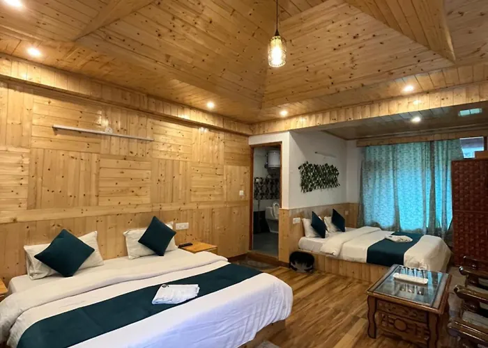 Hotel Neelgiri - Manali Diaries