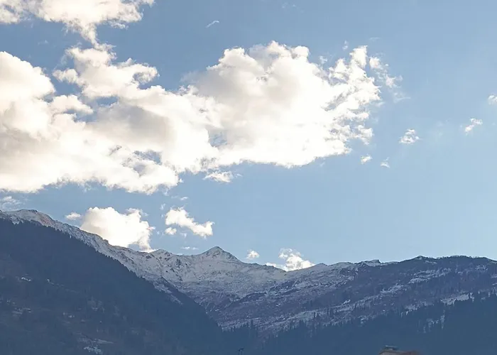 The Red Apple Manali