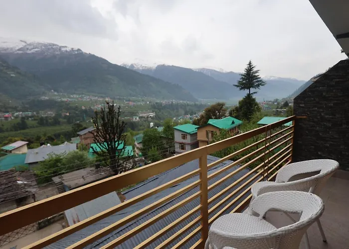 Calux Golden Woods Manali