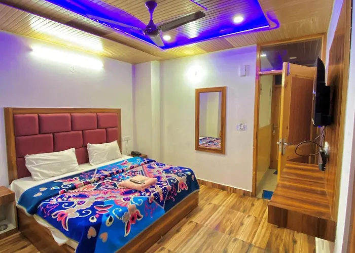 Kst Villa Near Mall Road Manali