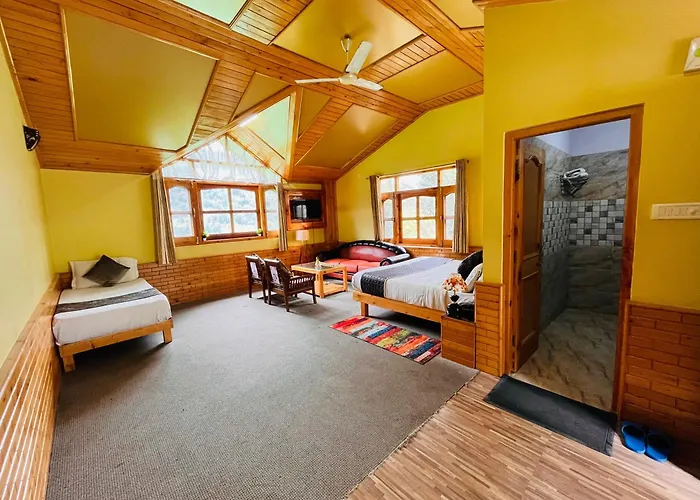 Snow Clad Riverview Hotel & Resort, Manali