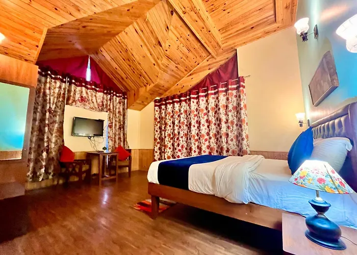 4 Bedroom Luxury Bungalow In Manali With Beautiful Scenic Mountain & Orchard View