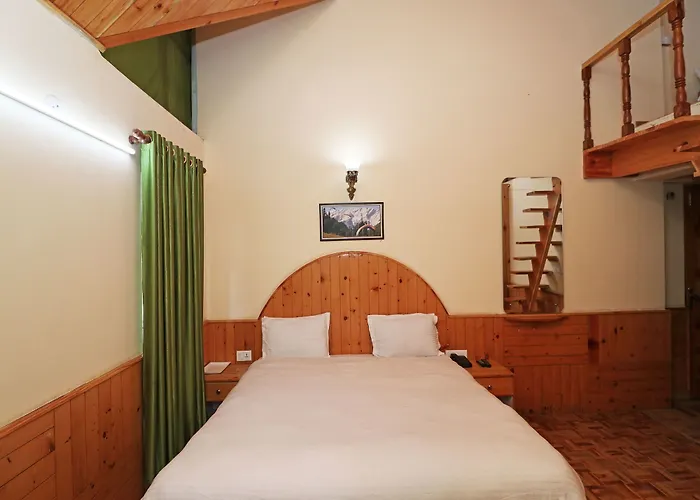 Oyo 13715 Home Classic Villa Naggar Road