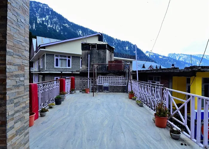 Oyo 30387 Pine View Hotel Manali A