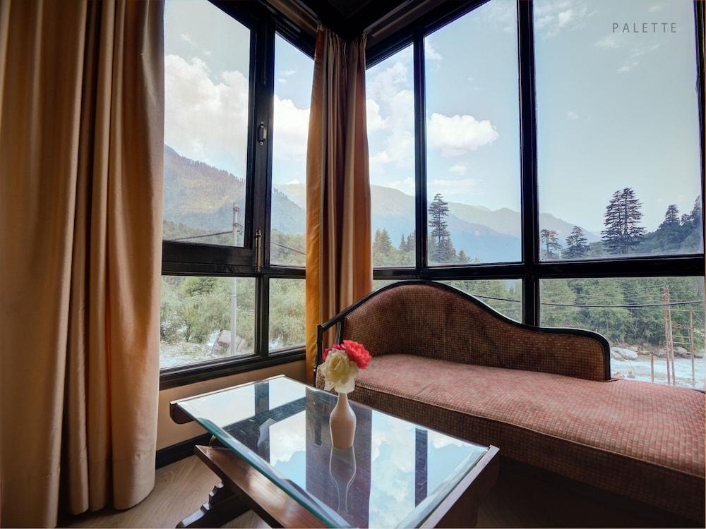 Hotel The River Crescent Manali (Himachal Pradesh)