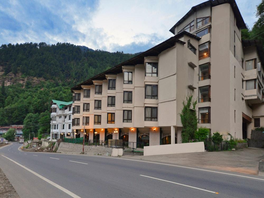 The River Crescent Hotel Manali (Himachal Pradesh)