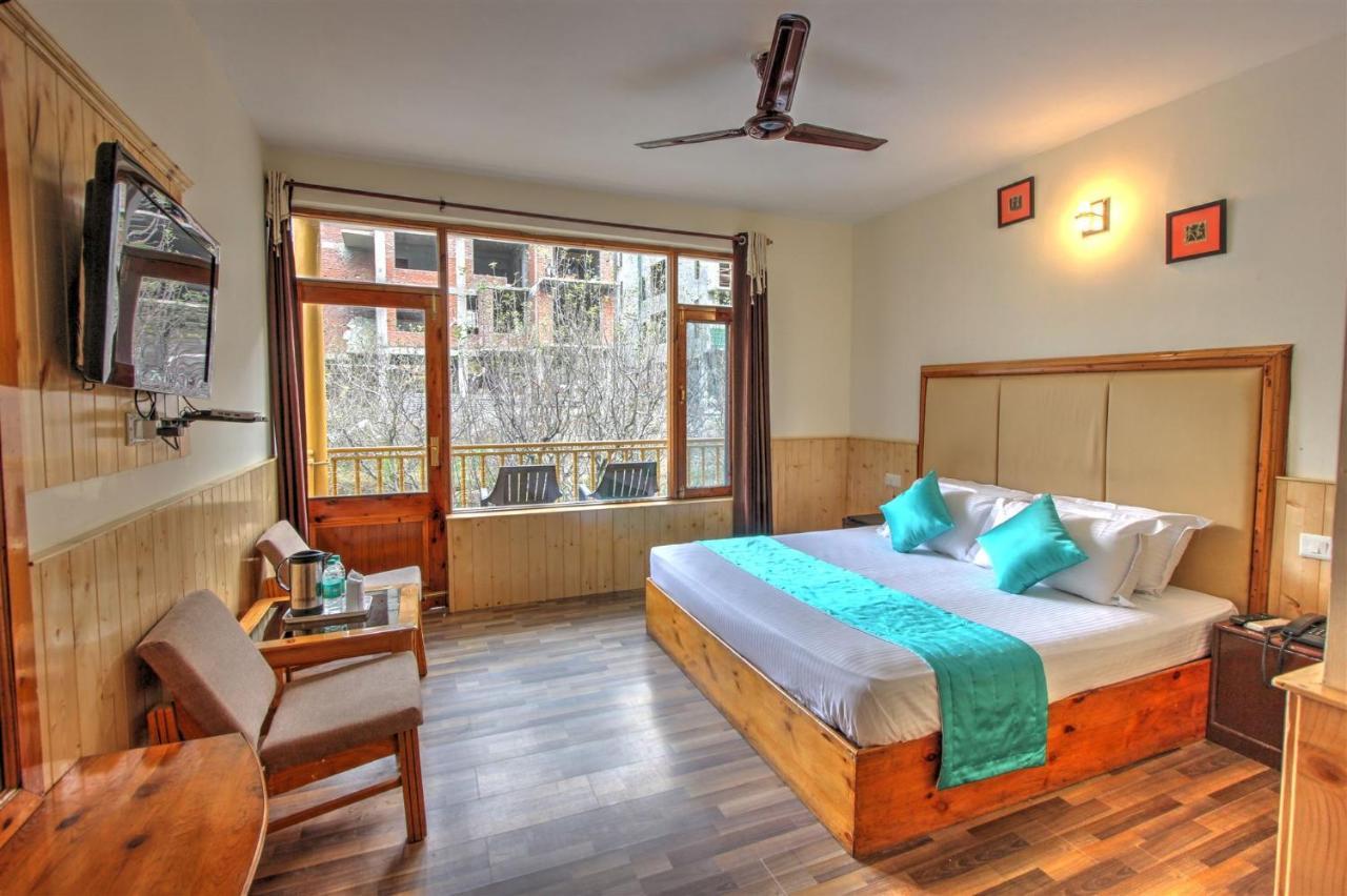 Mountain Face By Snow Hotel 3*
