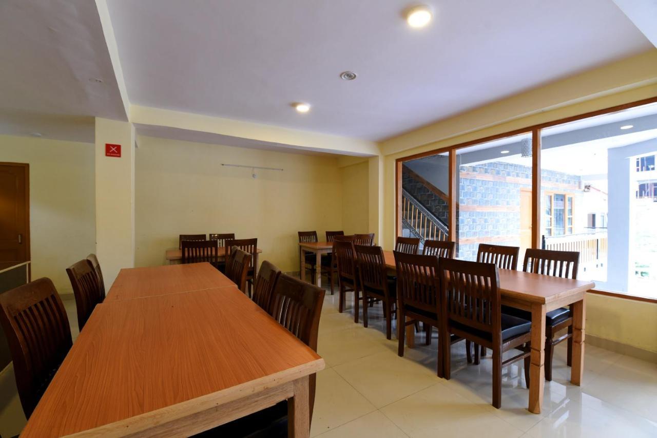 Oyo 15216 North Hotel