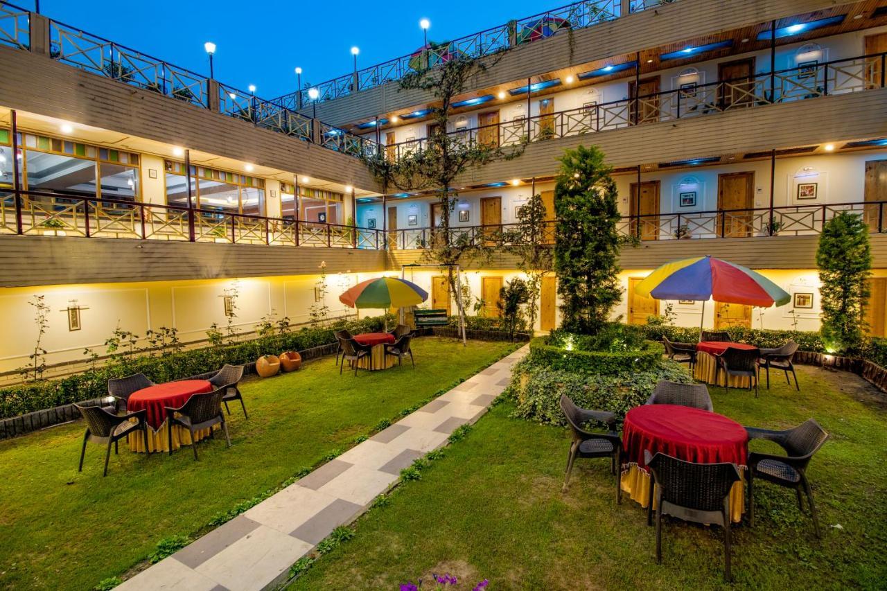 Resort Snow Valley & 4*