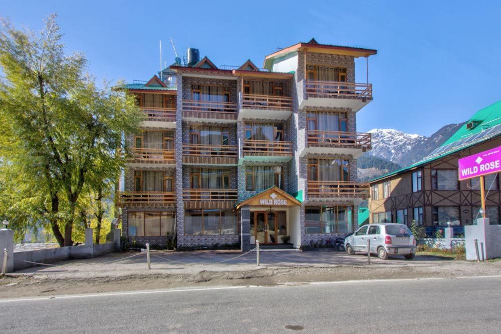 Wild Rose Hotel