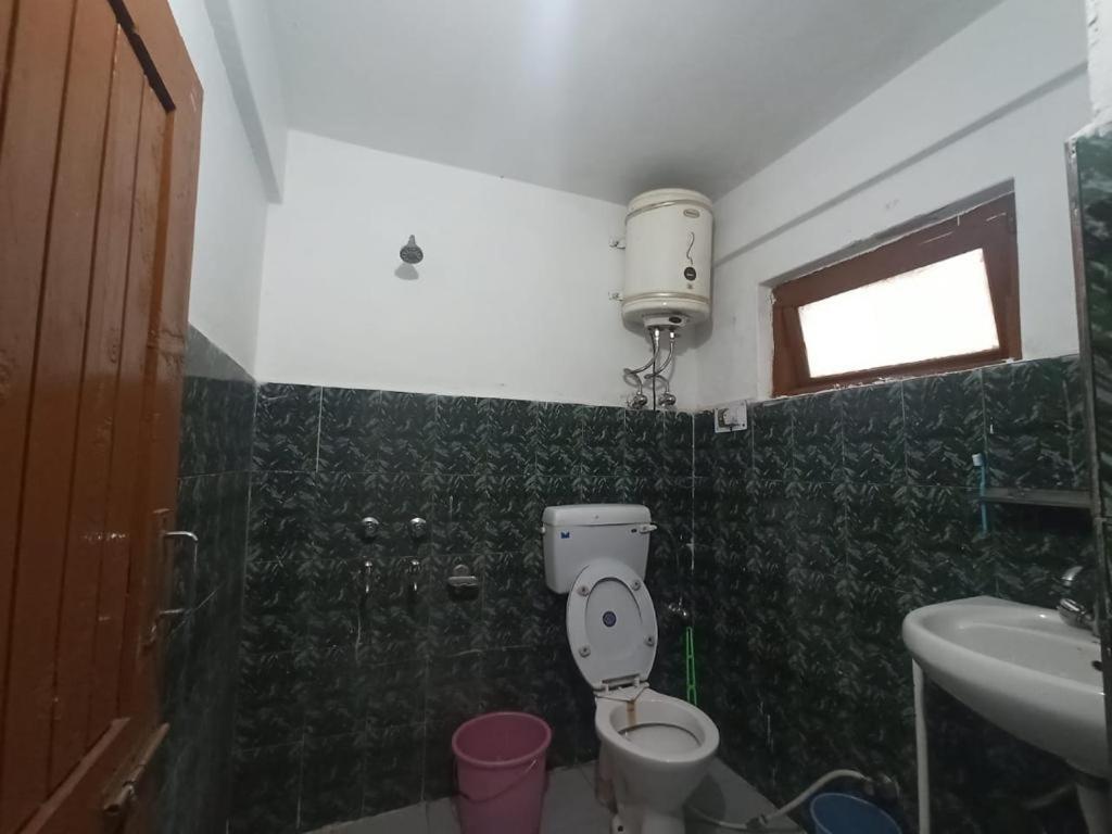 Travelosic Junction Hostel
