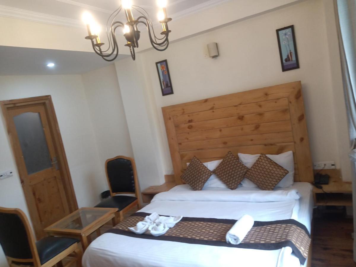 Wild Rose Hotel 3*