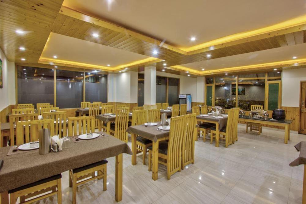 Hotel Wild Rose Manali (Himachal Pradesh)