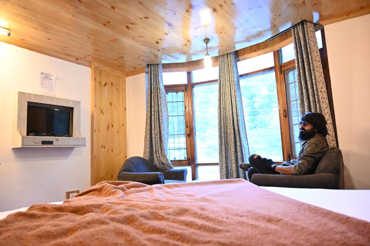 Mahal Hotel Manali (Himachal Pradesh)