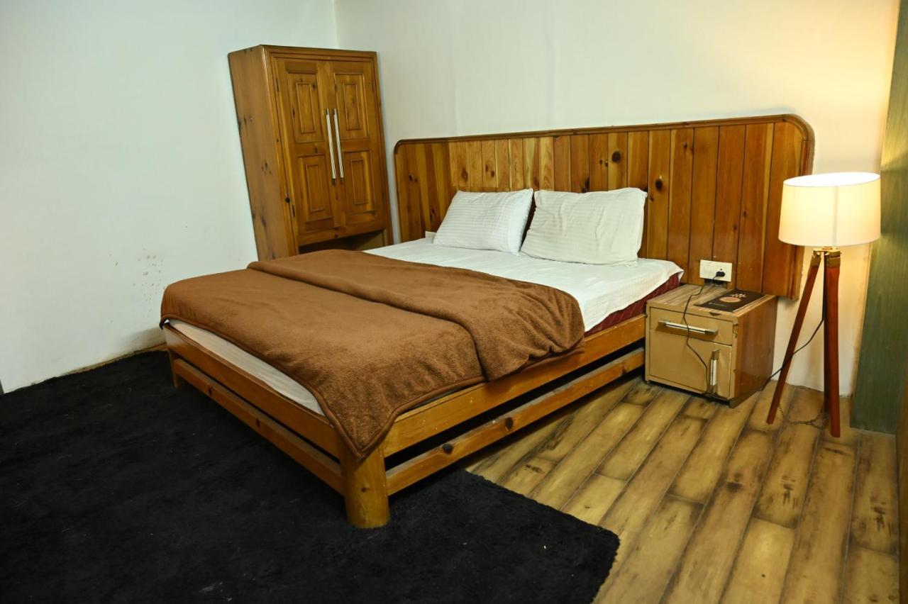 Mahal Hotel Manali (Himachal Pradesh)