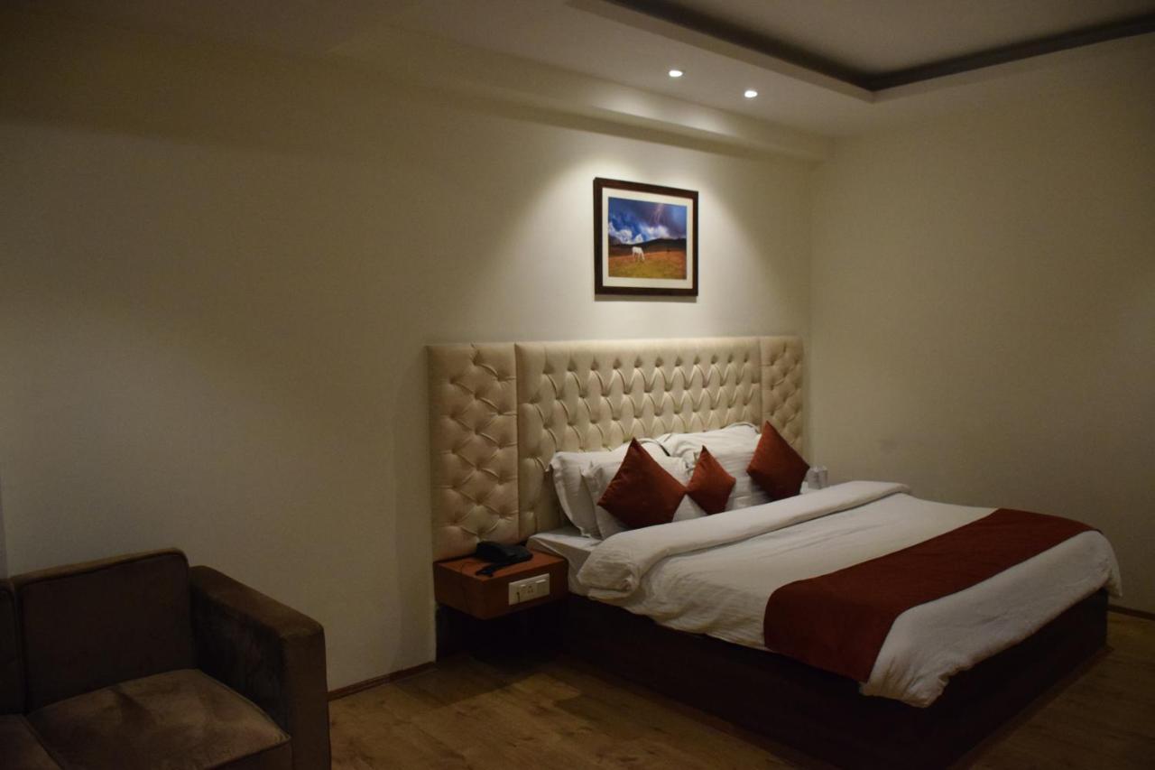 Hotel Sandhya &